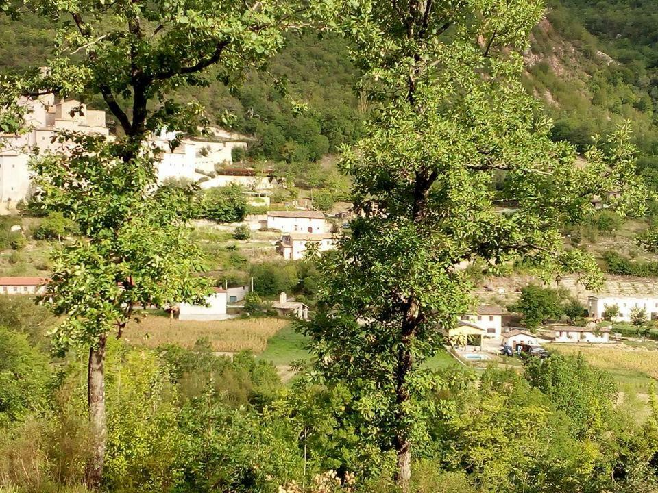 Le Aie Di Postignano Sellano Exterior foto